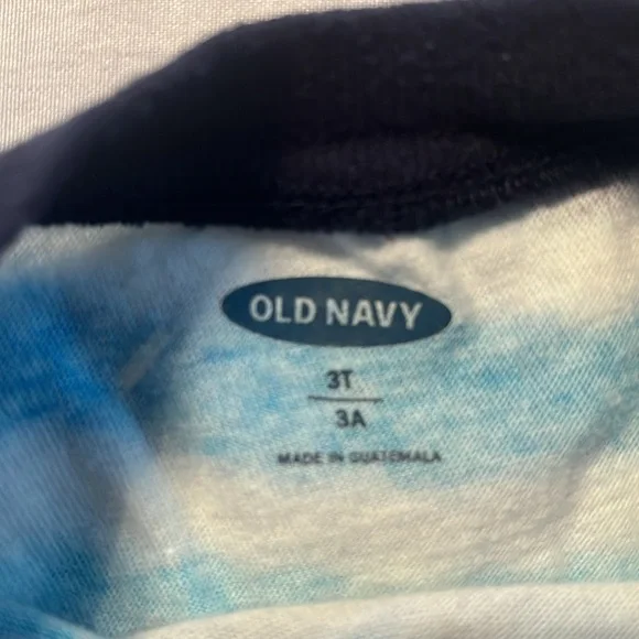 Old Navy Tshirt 3T - Picture 2 of 4